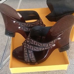 FENDI SHOES - CLOG FABRIC + BOAR 38.5 (8.5)